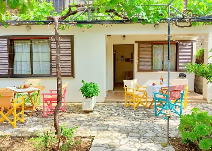 Lourantos & Appartement *