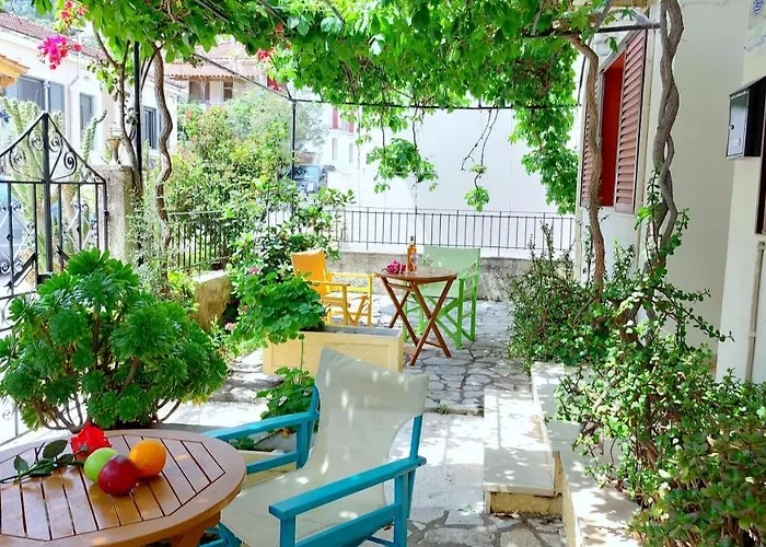 Lourantos & Appartement *