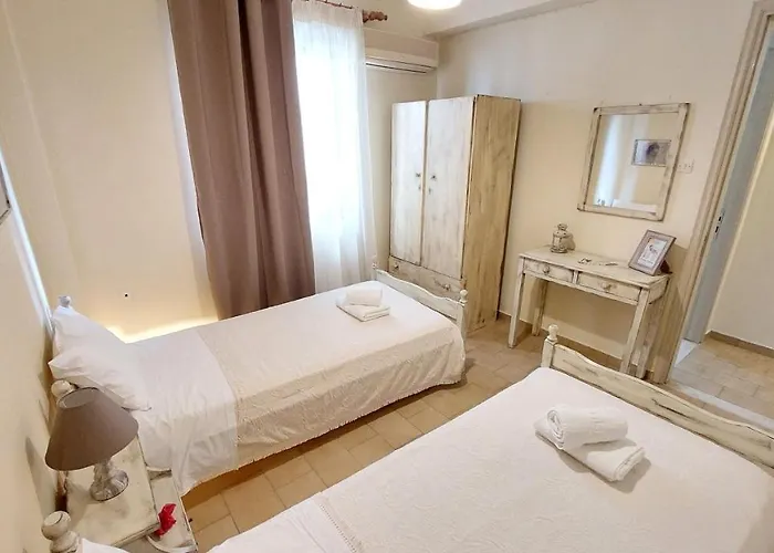 Appartement Lourantos & *