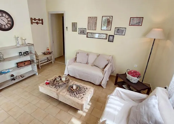 Lourantos & Appartement *