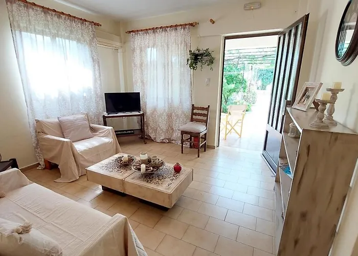 Lourantos & Appartement *