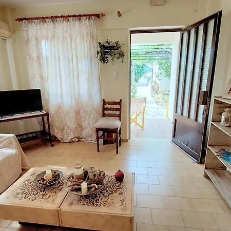Lourantos & Apartment *