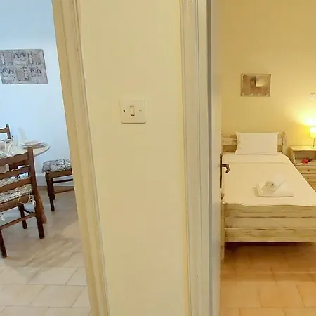 Apartment Lourantos & *